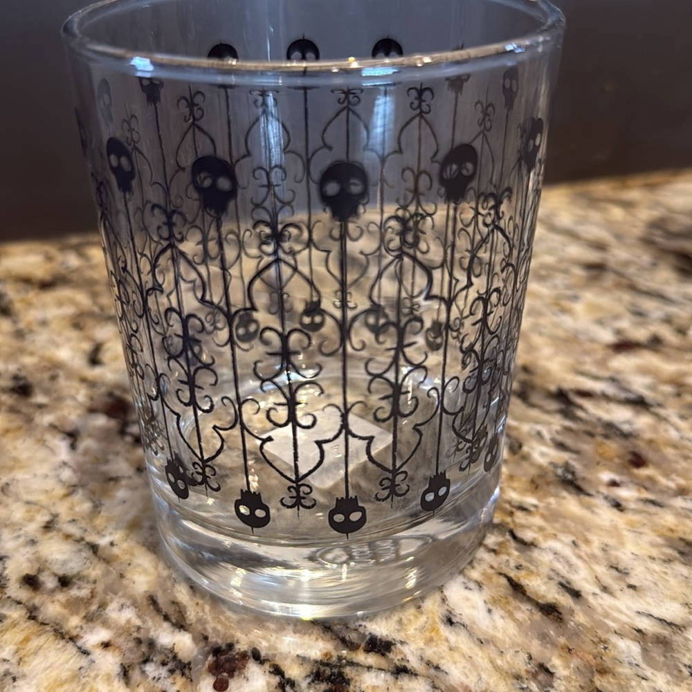 NWT Cost Plus World Market Skulls on Fence Short Glasses Set of 4 - Picture 2 of 3